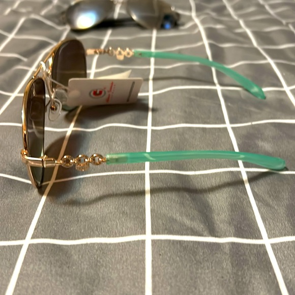 6 pair of sunglasses - buy as bundle or separate - Picture 11 of 14